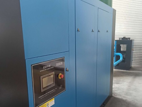 132kW優耐特斯兩級壓縮空壓機安裝調試完成！